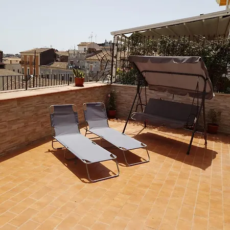 Harbour House And View *