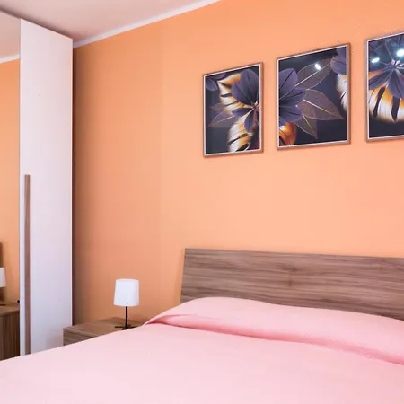 Harbour House And View