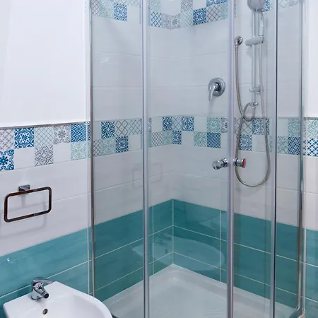 Harbour House And View Catania