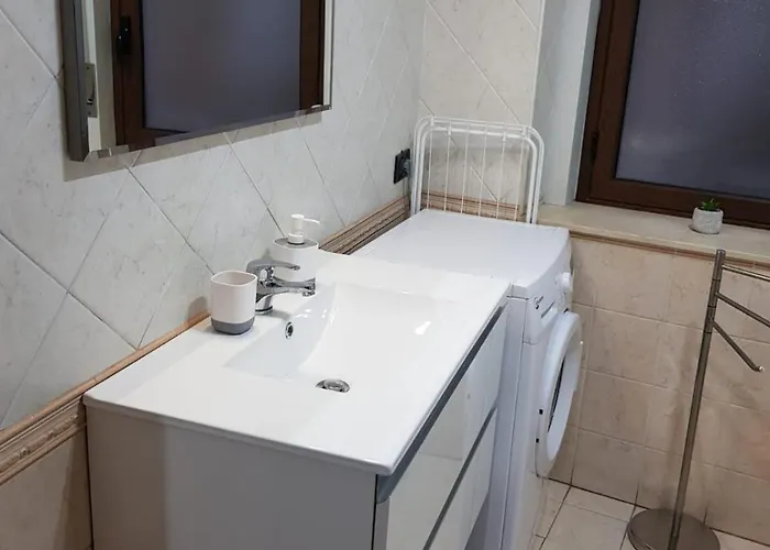 Harbour House And View